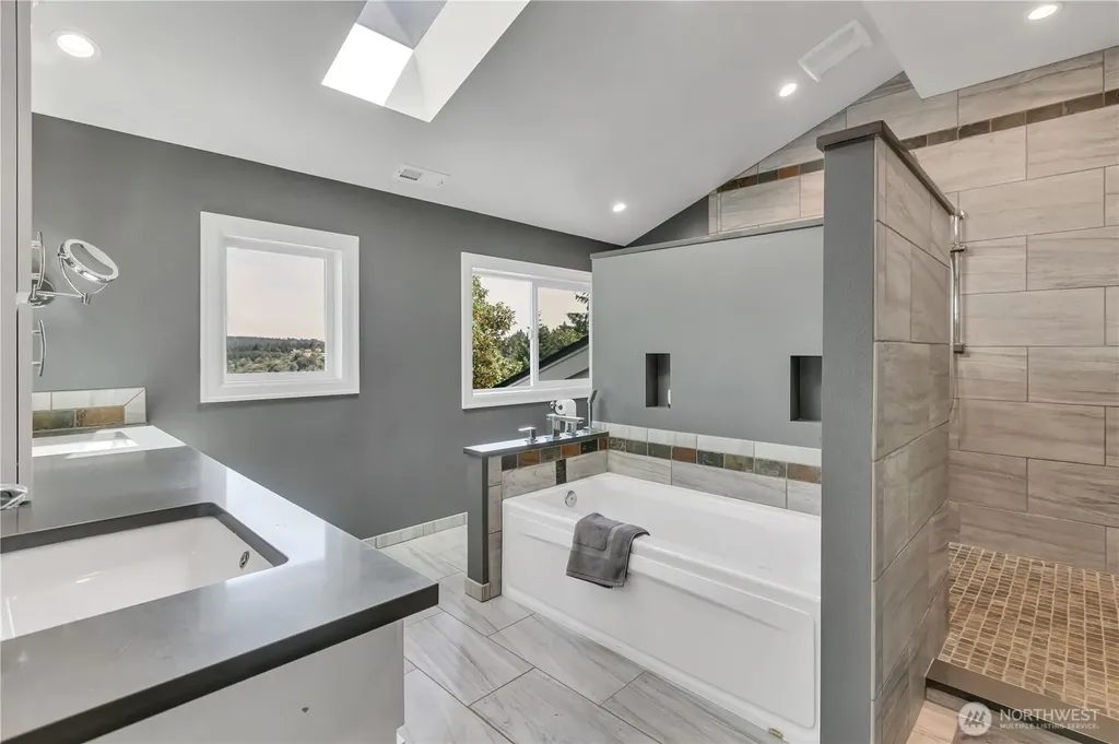 35 Silver Beach Drive Steilacoom WA 98388