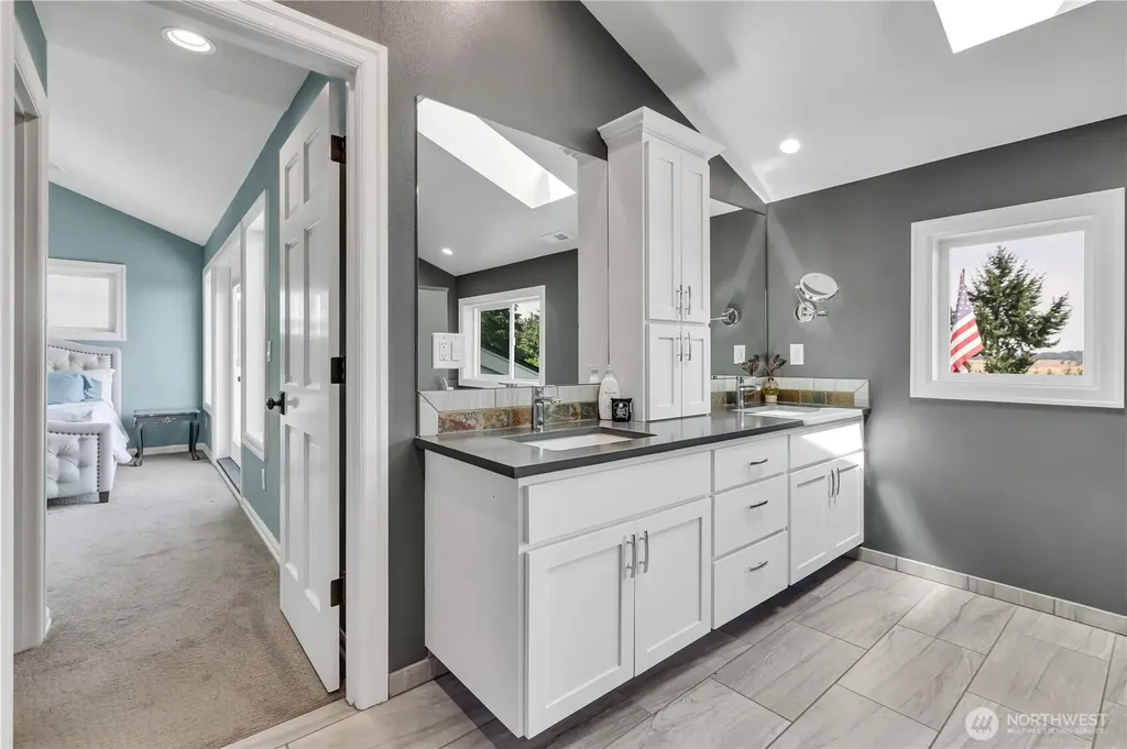 35 Silver Beach Drive Steilacoom WA 98388