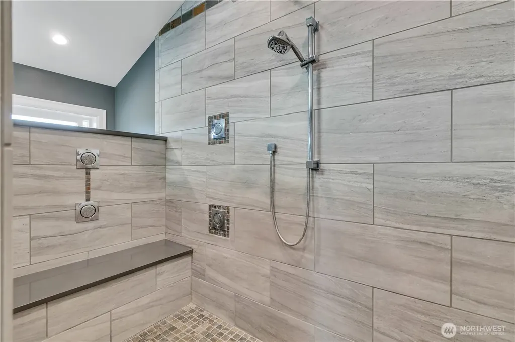 35 Silver Beach Drive Steilacoom WA 98388