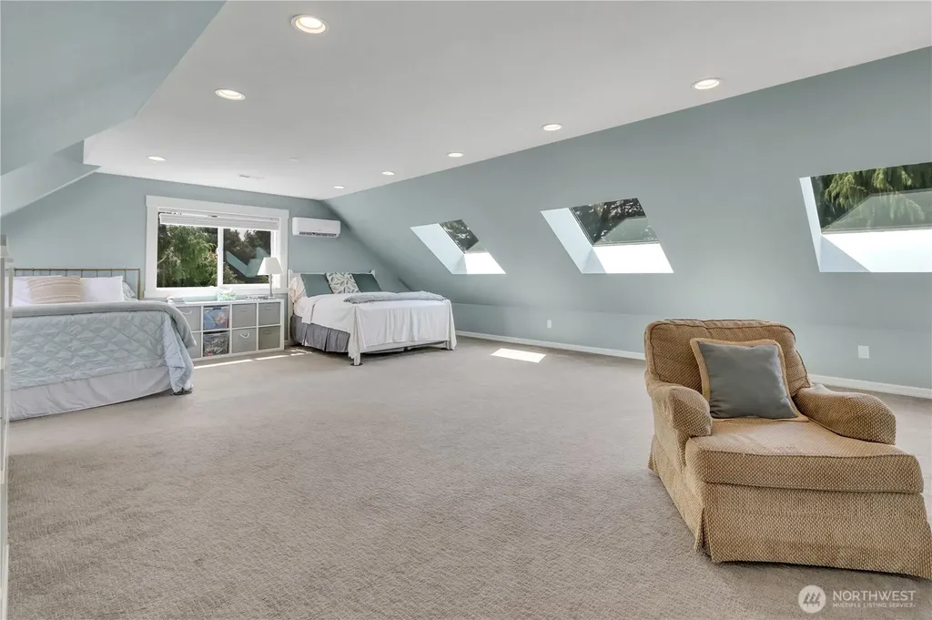 35 Silver Beach Drive Steilacoom WA 98388