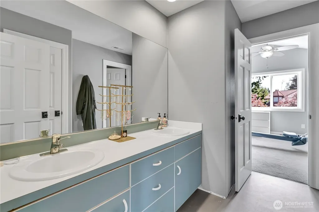 35 Silver Beach Drive Steilacoom WA 98388