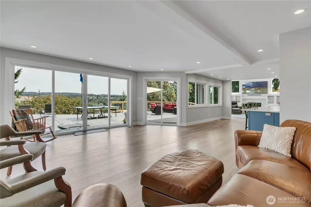 35 Silver Beach Drive Steilacoom WA 98388