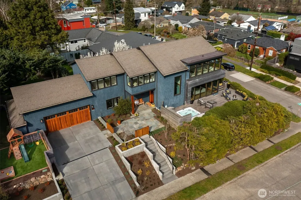 2506 W Halladay Street Seattle WA 98199