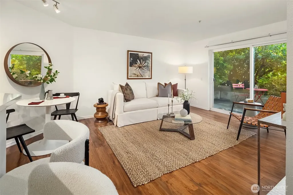 323 Queen Anne Avenue N Seattle WA 98109