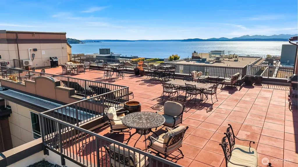 323 Queen Anne Avenue N Seattle WA 98109