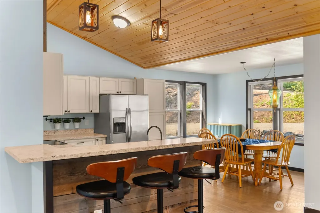 21 Liberty Lane Mazama WA 98862