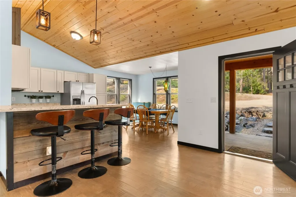 21 Liberty Lane Mazama WA 98862