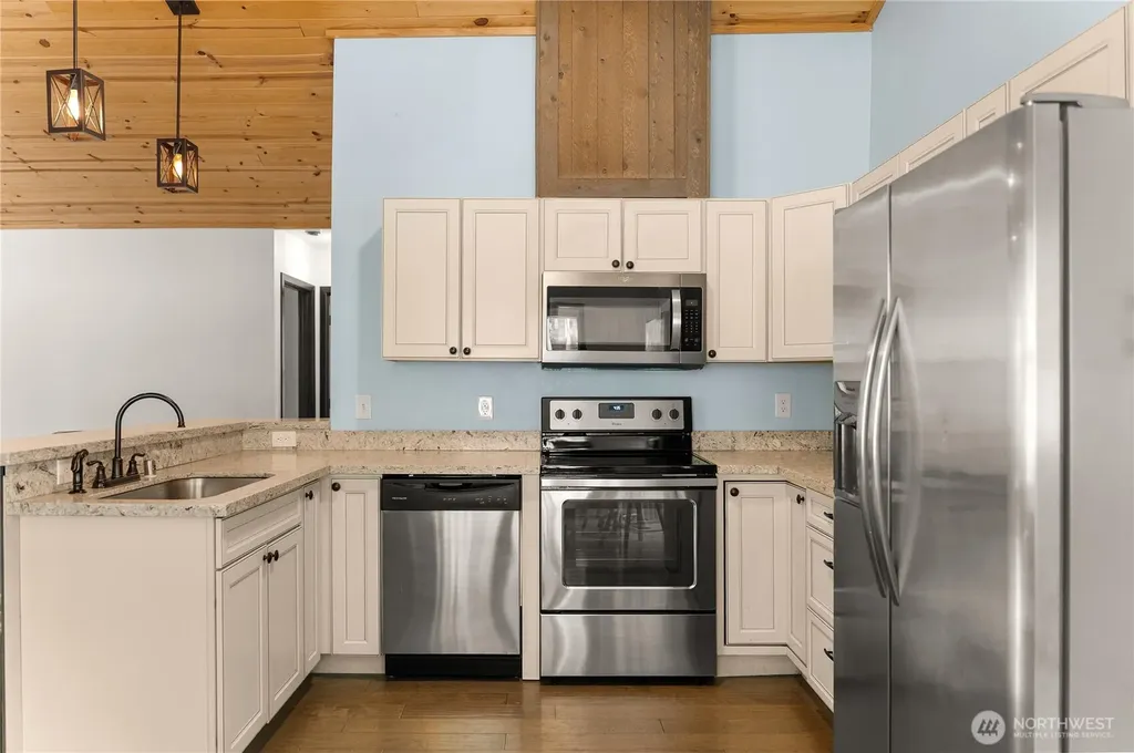 21 Liberty Lane Mazama WA 98862
