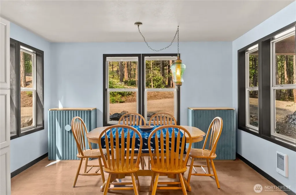 21 Liberty Lane Mazama WA 98862