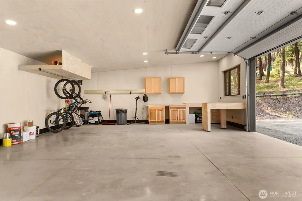21 Liberty Lane Mazama WA 98862