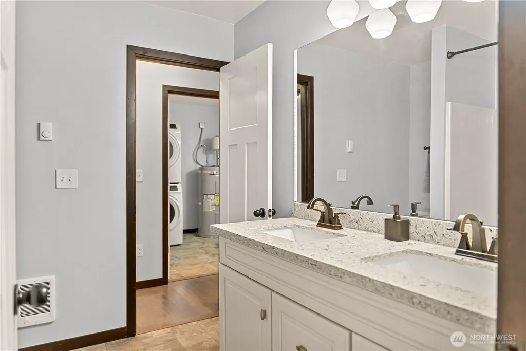 21 Liberty Lane Mazama WA 98862