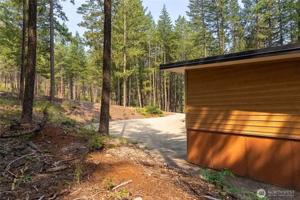 21 Liberty Lane Mazama WA 98862