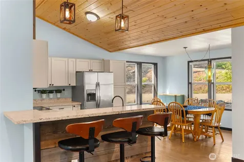 21 Liberty Lane Mazama WA 98862