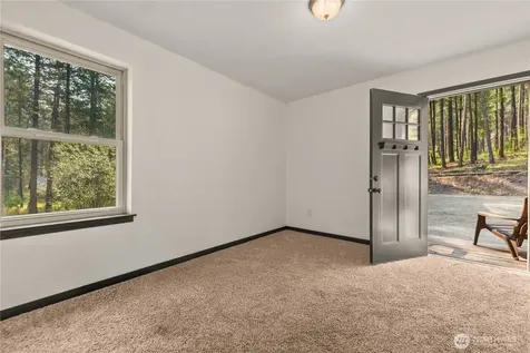 21 Liberty Lane Mazama WA 98862