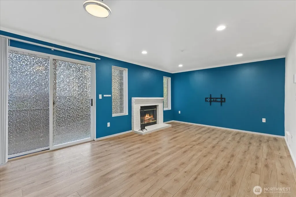 21904 56th Avenue W Mountlake Terrace WA 98043