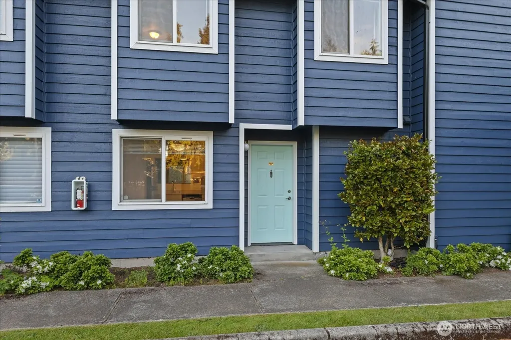 21904 56th Avenue W Mountlake Terrace WA 98043
