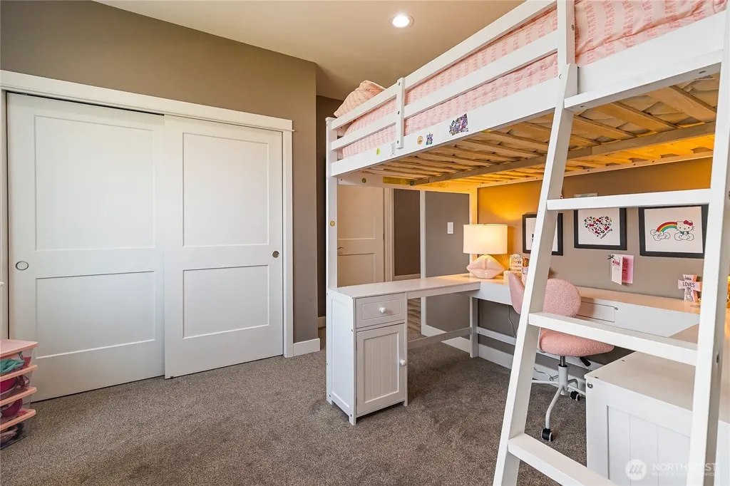 2240 Berryman Loop Lynden WA 98264