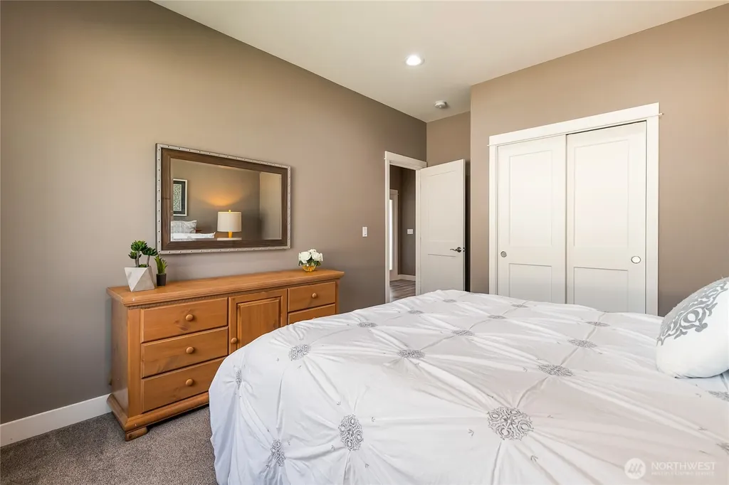 2240 Berryman Loop Lynden WA 98264