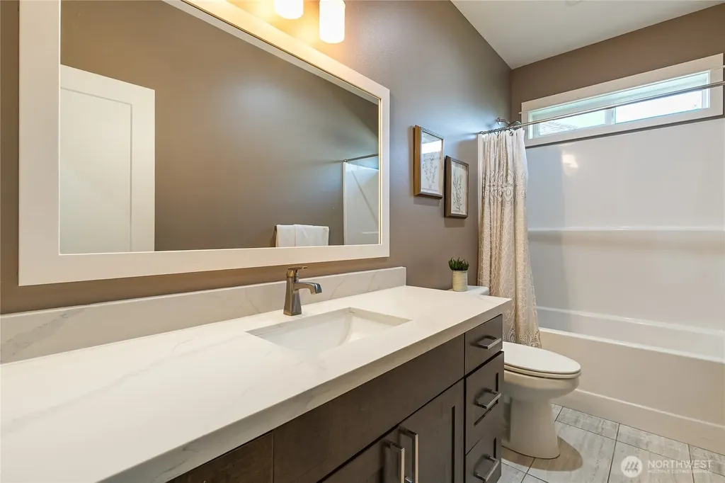 2240 Berryman Loop Lynden WA 98264