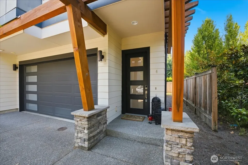 19225 Damson Road Lynnwood WA 98036