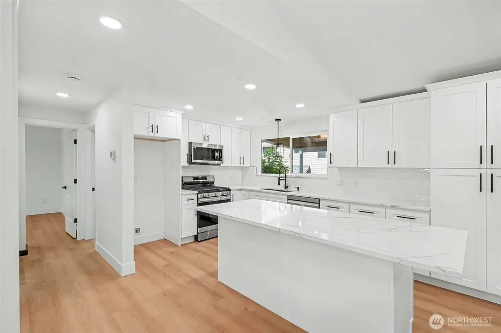 19414 1st Avenue SE Bothell WA 98012