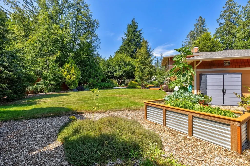 19061 Harris Avenue NE Suquamish WA 98392