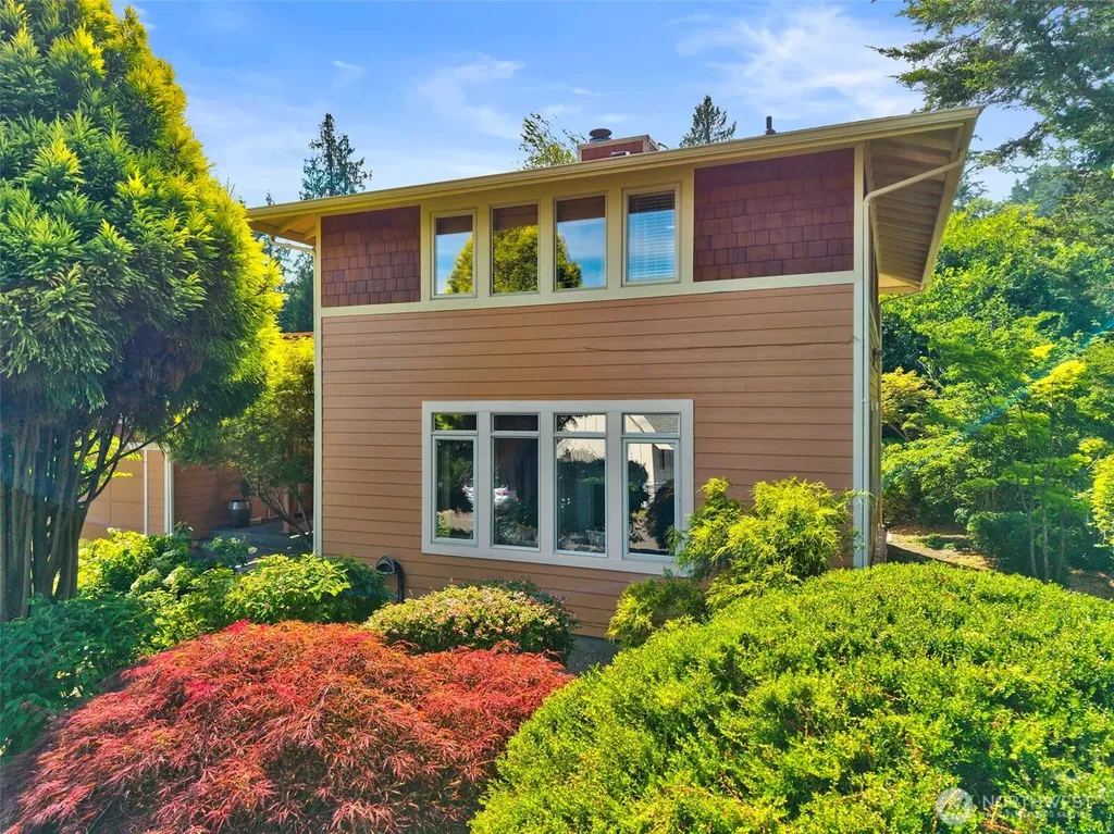 19061 Harris Avenue NE Suquamish WA 98392