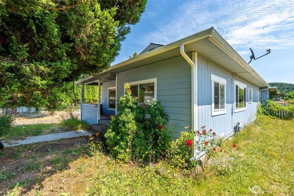 1202 Rhobina Street Centralia WA 98531