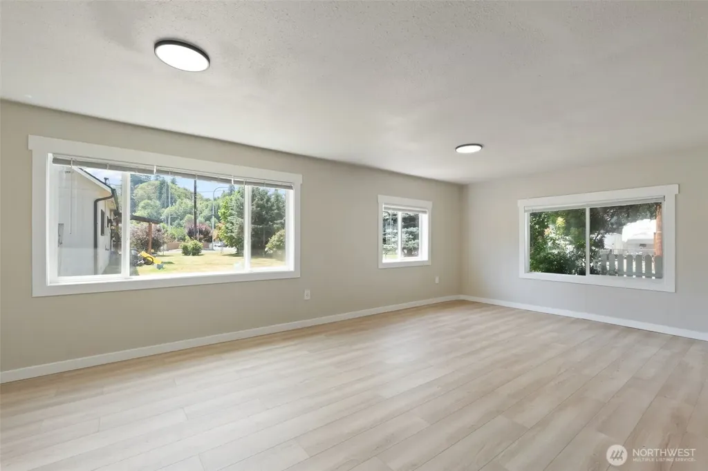 1202 Rhobina Street Centralia WA 98531