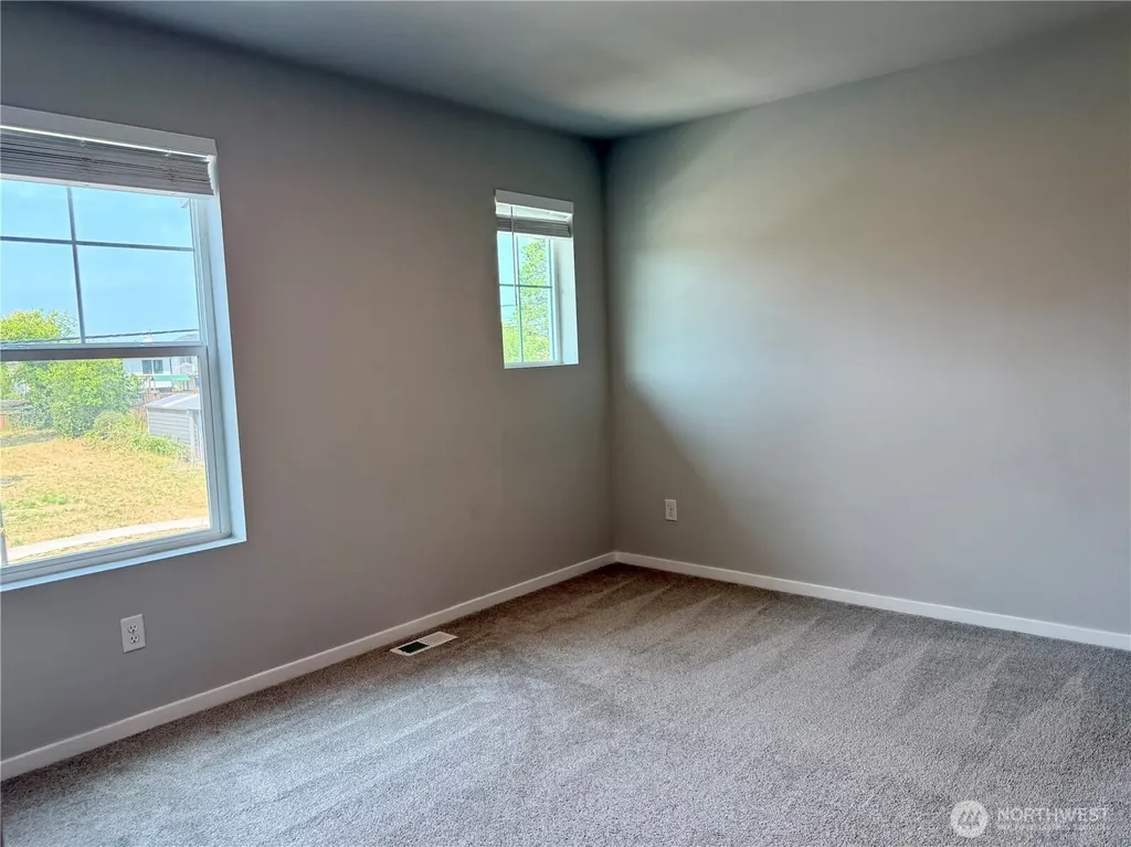 10044 5th Avenue SW Seattle WA 98146