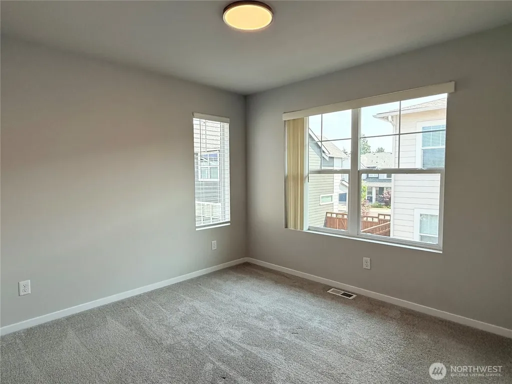 10044 5th Avenue SW Seattle WA 98146