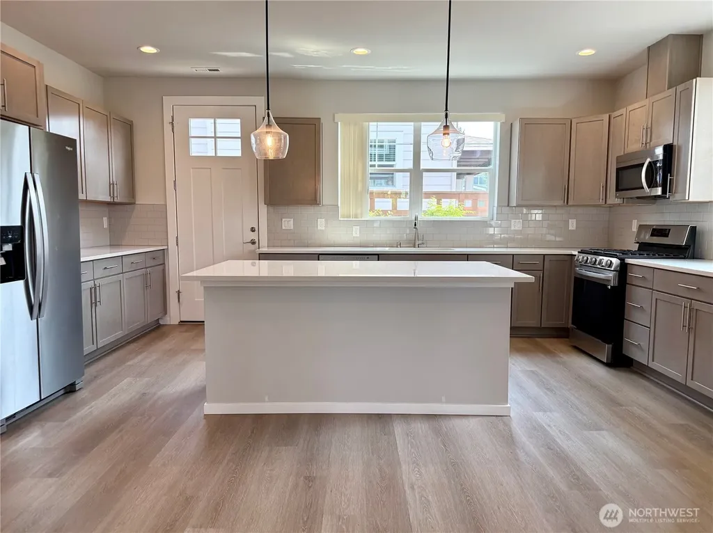 10044 5th Avenue SW Seattle WA 98146