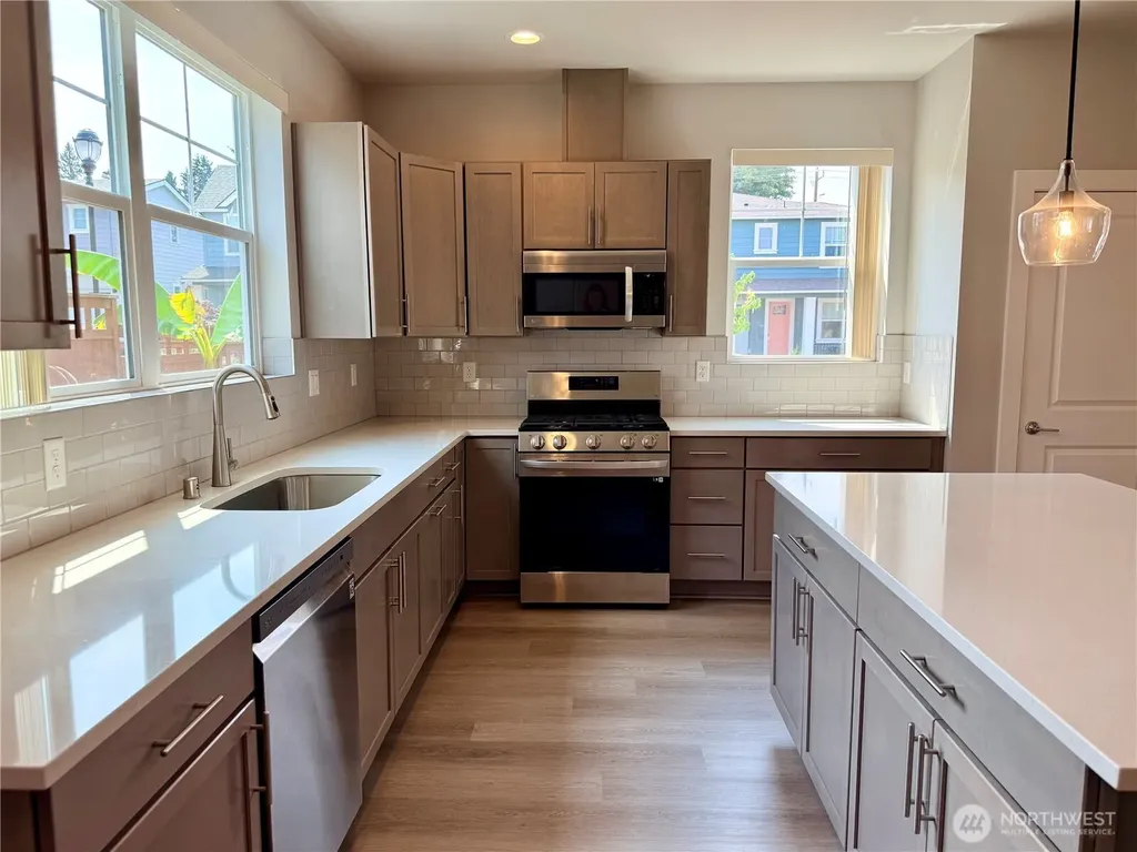 10044 5th Avenue SW Seattle WA 98146