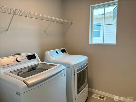 10044 5th Avenue SW Seattle WA 98146
