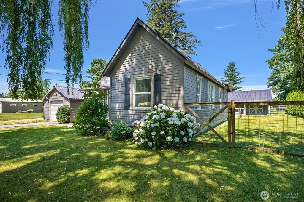 230 Vancouver Street Sumas WA 98295