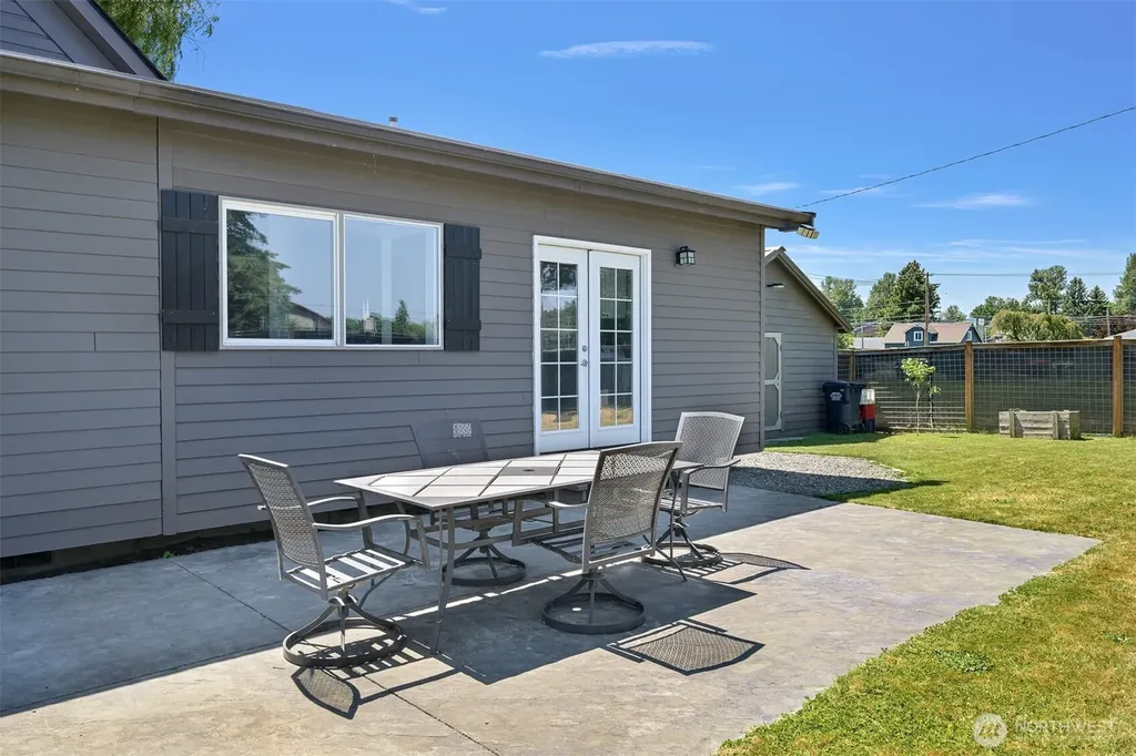 230 Vancouver Street Sumas WA 98295