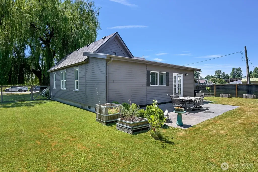 230 Vancouver Street Sumas WA 98295