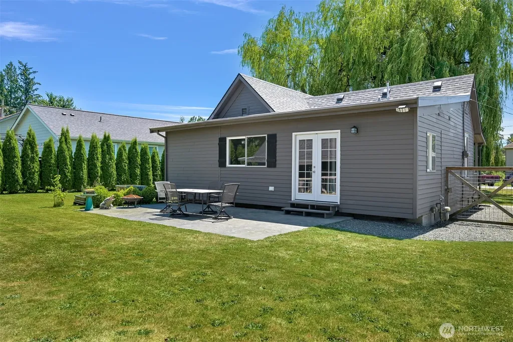 230 Vancouver Street Sumas WA 98295