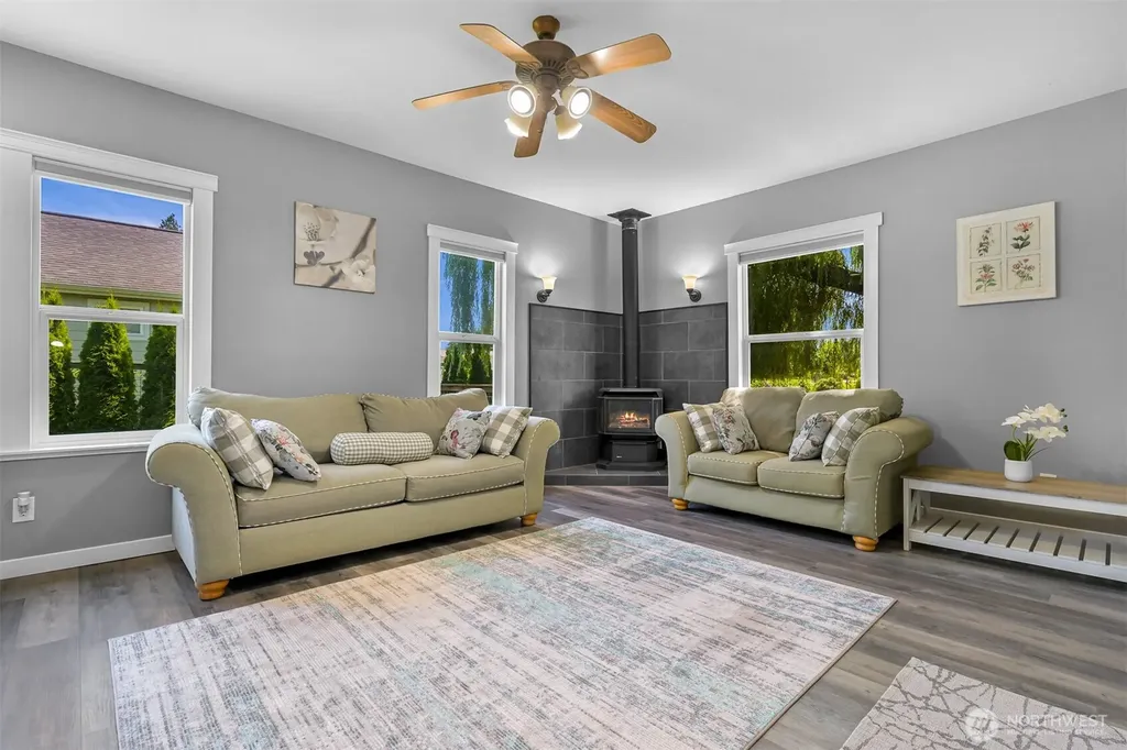230 Vancouver Street Sumas WA 98295
