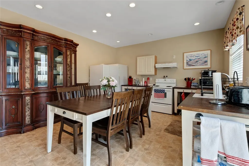 3266 Phillips Avenue Enumclaw WA 98022