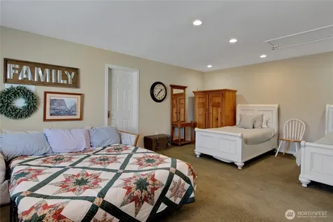 3266 Phillips Avenue Enumclaw WA 98022