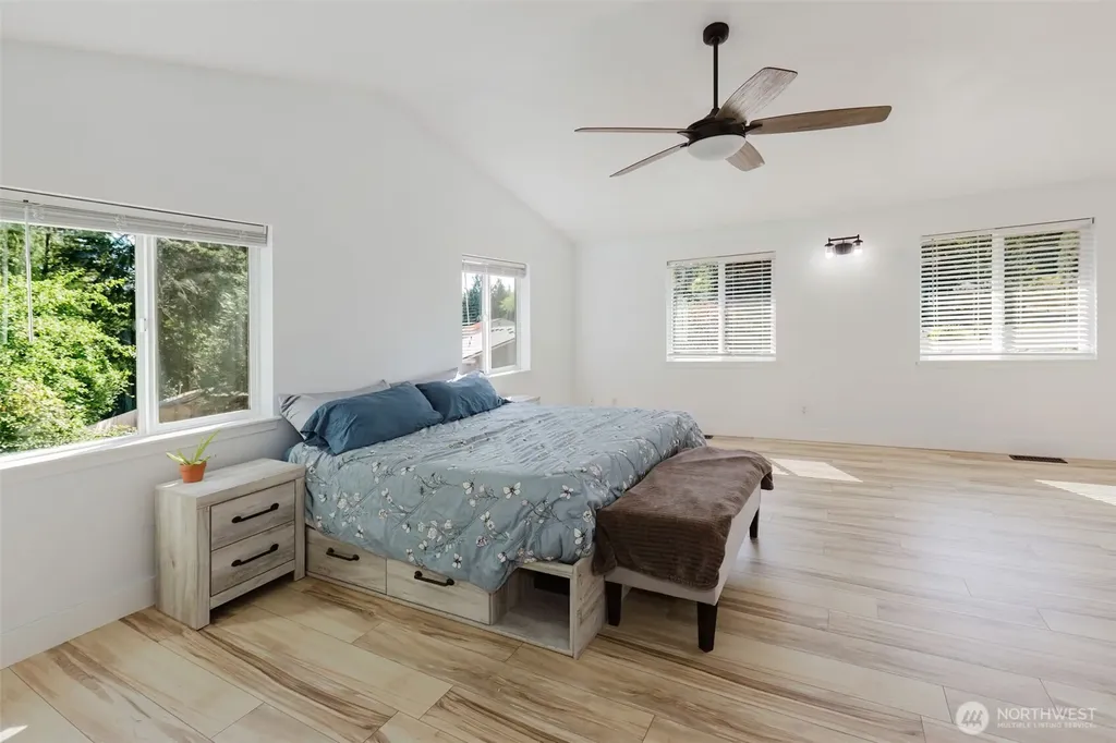 70 Tahuyeh Drive W Bremerton WA 98312
