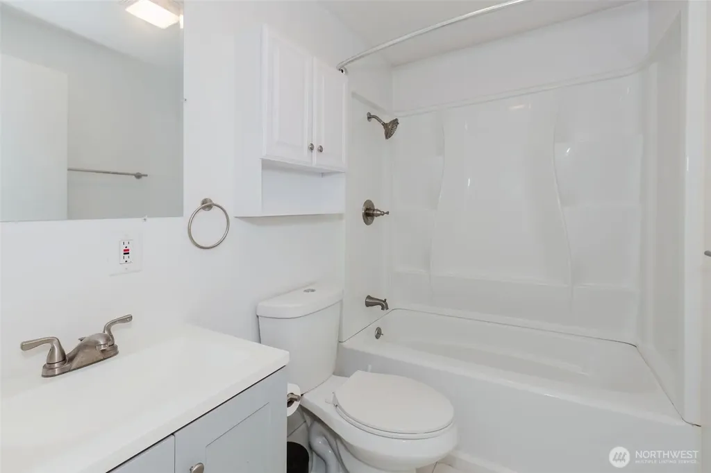 70 Tahuyeh Drive W Bremerton WA 98312