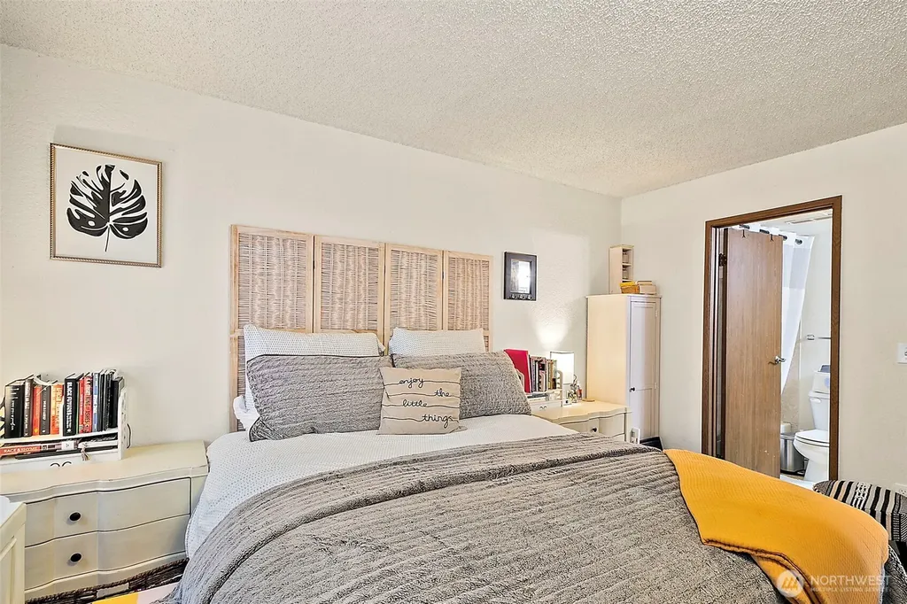 10005 SE 235th Kent WA 98031