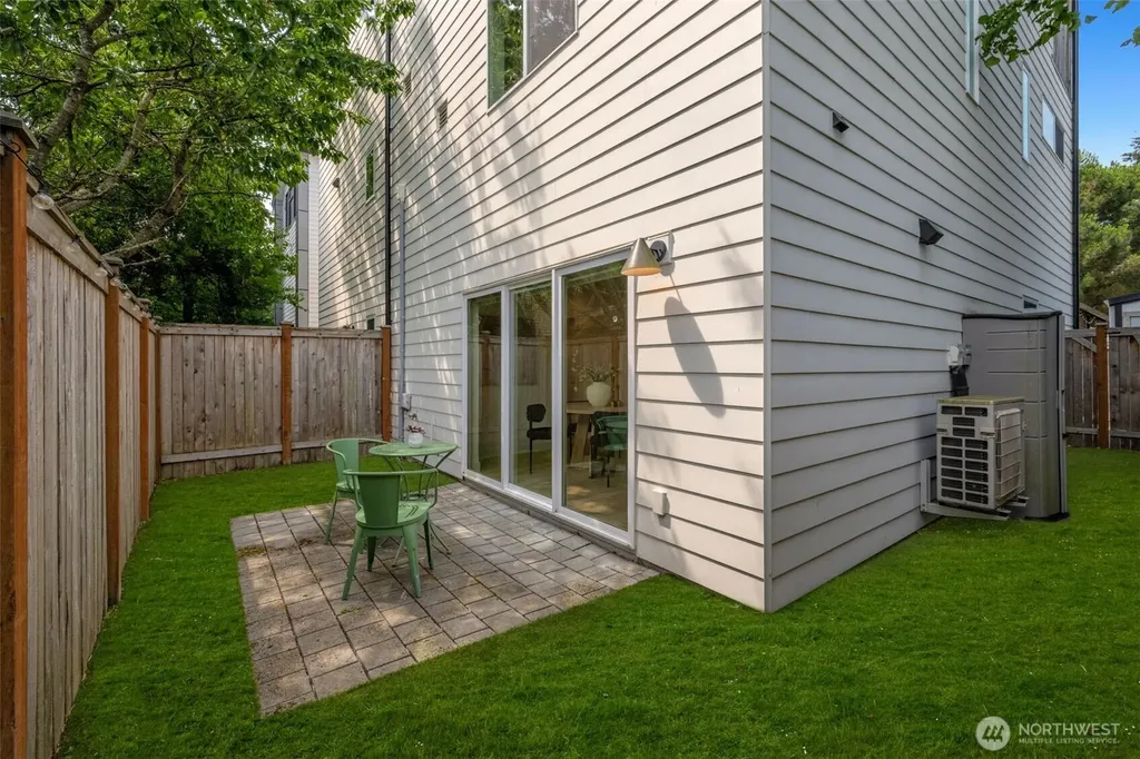 8530 13th Avenue NW Seattle WA 98117