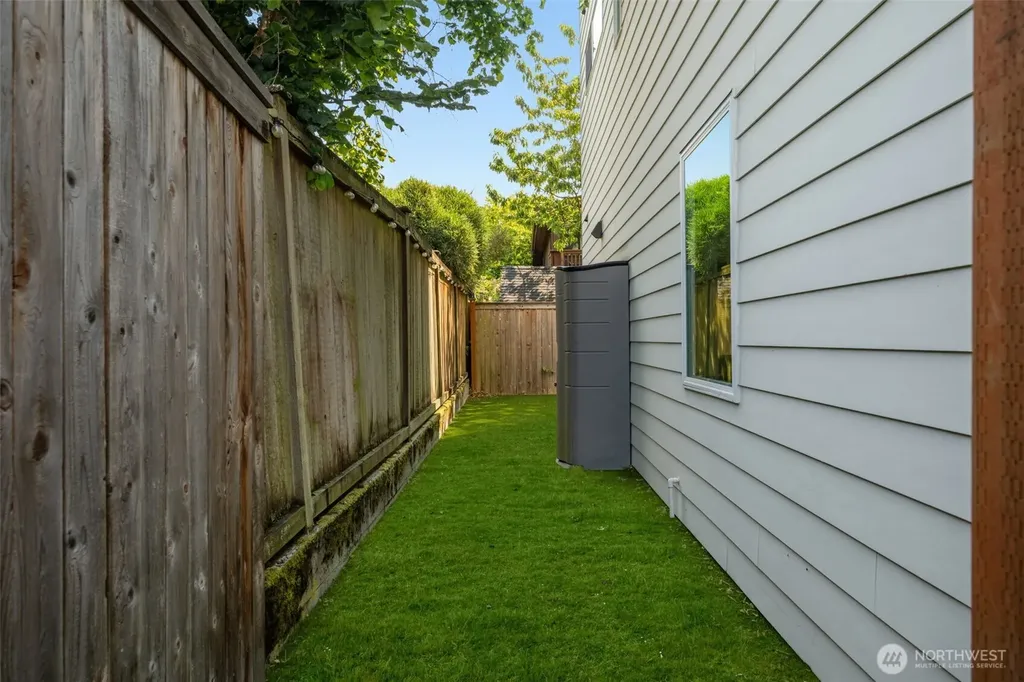 8530 13th Avenue NW Seattle WA 98117