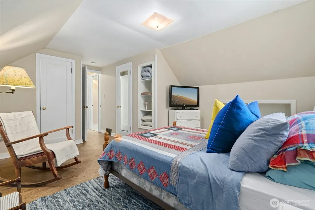 1217 S Charlestown Street Seattle WA 98108