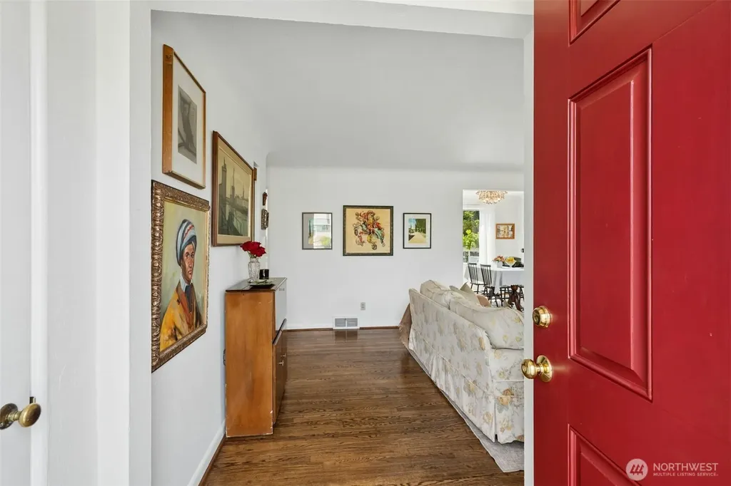 1217 S Charlestown Street Seattle WA 98108