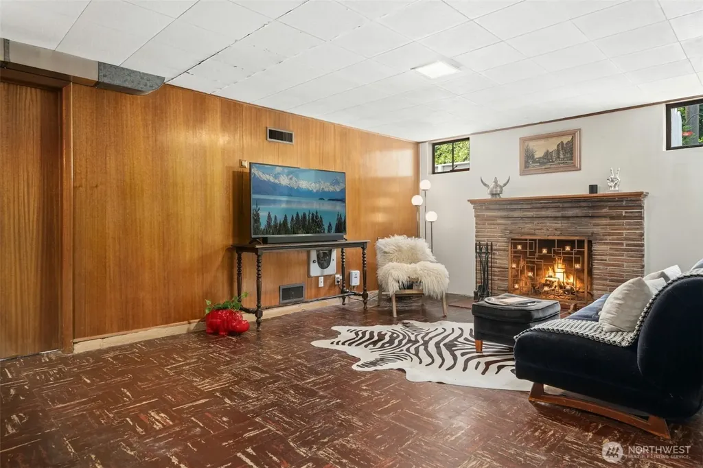 1217 S Charlestown Street Seattle WA 98108