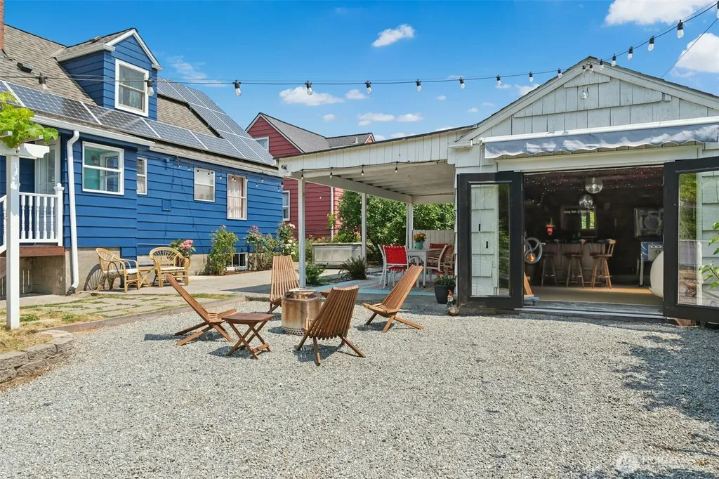 1217 S Charlestown Street Seattle WA 98108